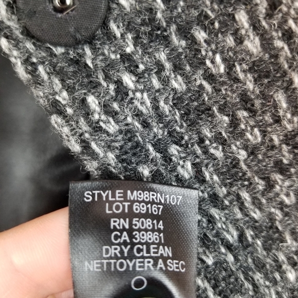 Tahari Tweed Blend Black Gray Cropped Blazer - Picture 9 of 14